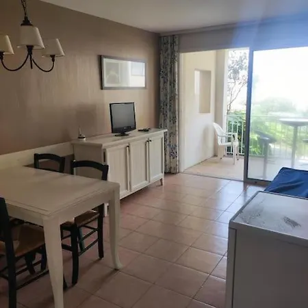 Un Petit Coin De Paradis Avec Piscine